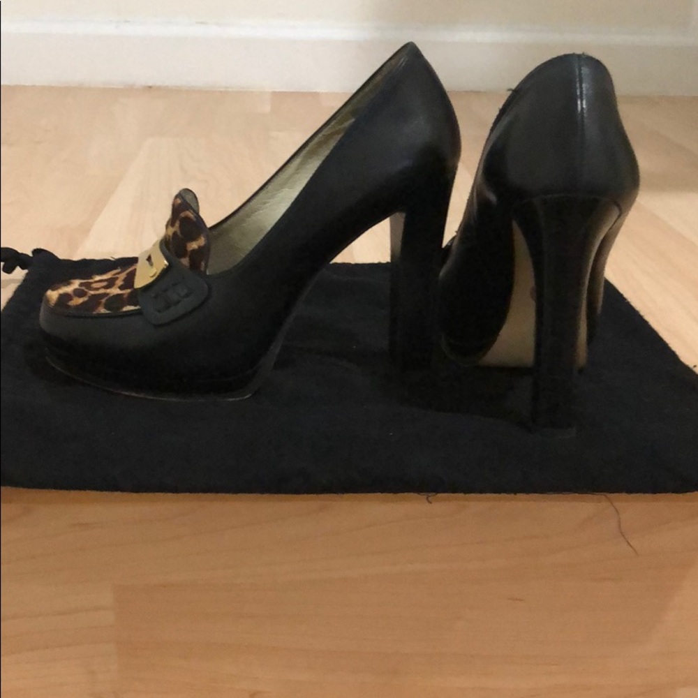 Shoes - Picture 3 of 4